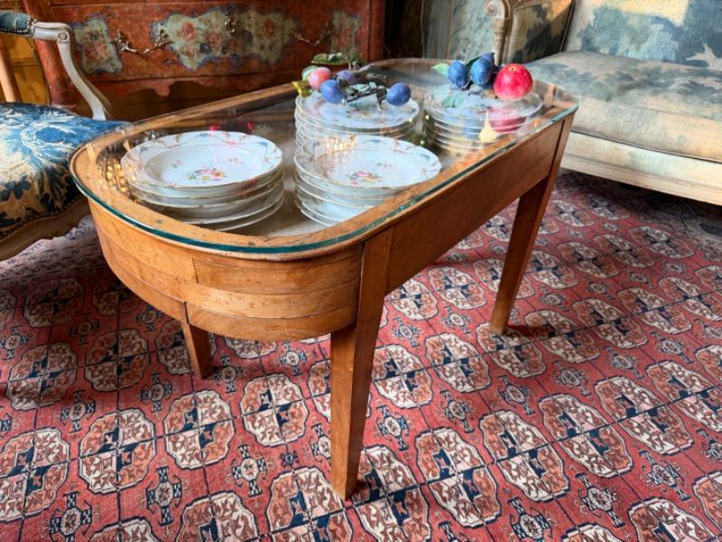 Jardinière d’époque directoire en noyer intérieur en zinc ( verre sur le dessus )