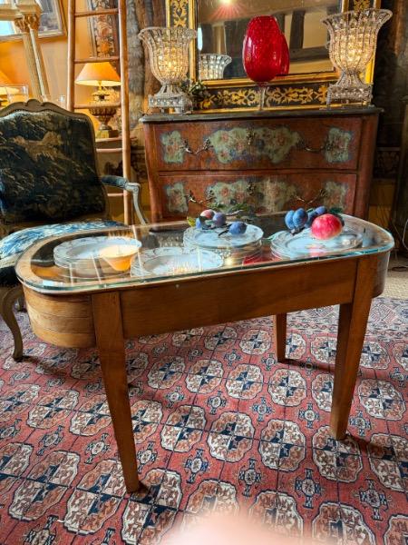Jardinière d’époque directoire en noyer intérieur en zinc ( verre sur le dessus )