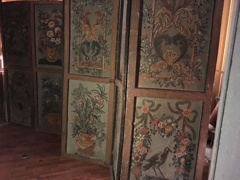 Paravent à quatre feuilles en toile peinte à décor de feuill - Lot 255