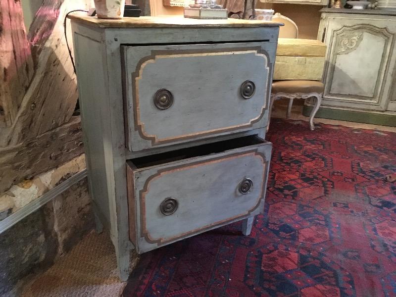 Petite commode directoire italienne ouvrant sur 2 tiroirs