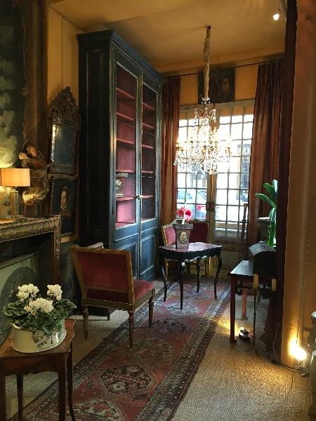 Bibliothèque de boiserie circa 1800 Bibliothèque de boiserie circa 1800