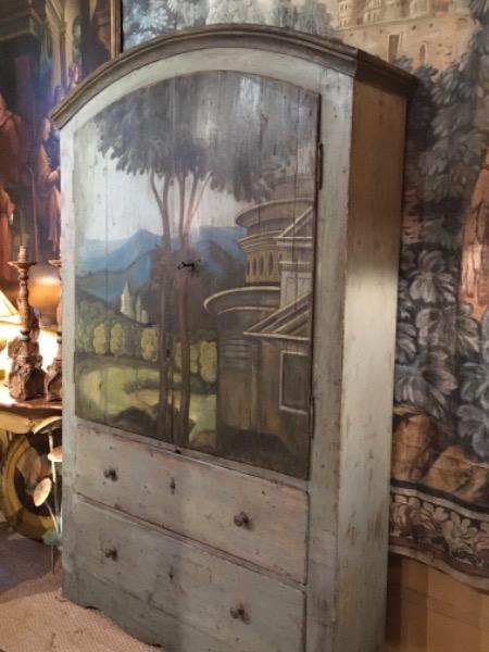 Armadio avec décor sur les 2 portes en façade et 2 tiroirs XVIII ème