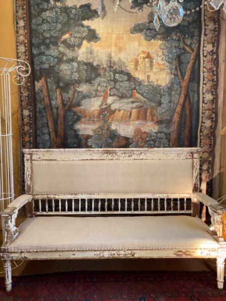 Banquette suédoise en bois sculpté et peint début XIX ème 