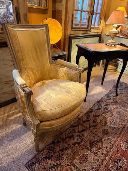 Bergère d’époque Louis XVI    ( patine d’origine )