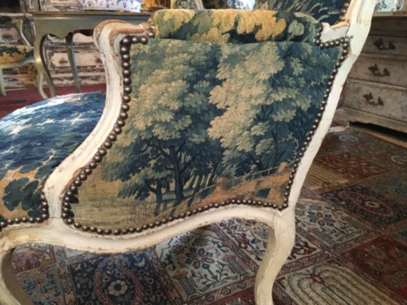 Bergère peinte époque LXV recouverte d’une tapisserie XVIII ème 