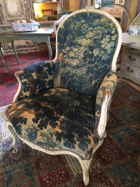 Bergère peinte époque LXV recouverte d’une tapisserie XVIII ème 