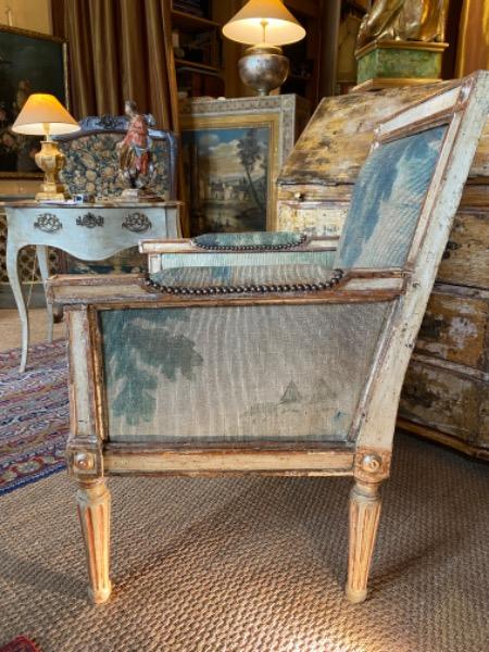 Bergère peinte et doré d’époque directoire ( Italie ) tissus P.Frey
