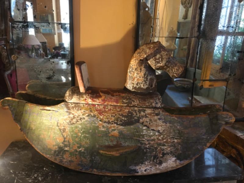 Cheval à bascule en bois sculpté polychrome XIX ème ( art populaire)