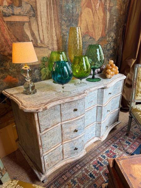 Commode baroque peinte provençale XVIII ème avec restaurations d’usage