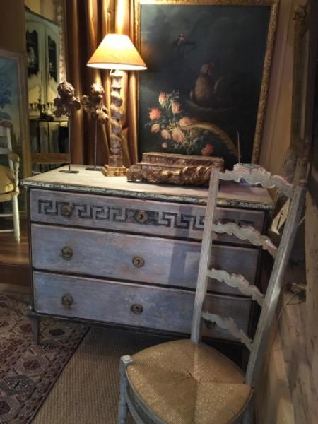 Commode Biedermeier ouvrant sur 3 tiroirs XIX ème