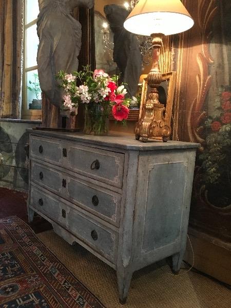 Commode directoire peinte avec 3 tiroirs en façade ( Sud de la France )