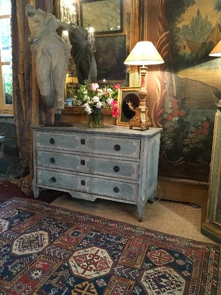 Commode directoire peinte avec 3 tiroirs en façade ( Sud de la France )