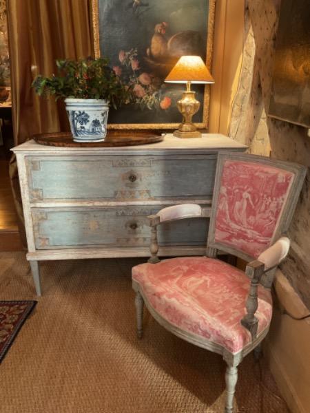 Commode peinte ouvrant sur 2 tiroirs XIX ème