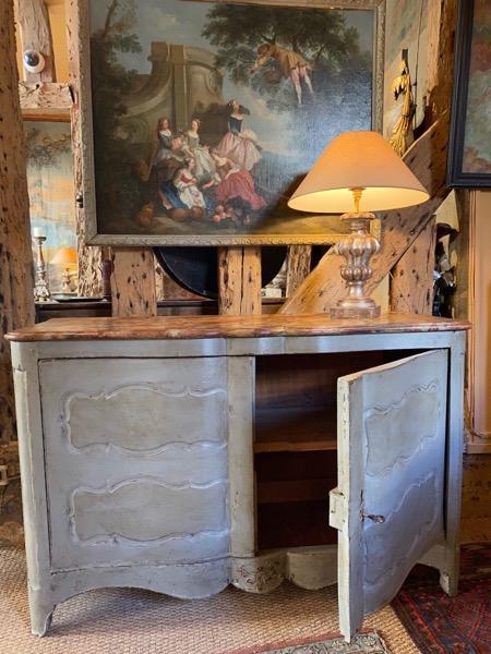 Commode peinte XVIII ème à portes dessus fx marbre
