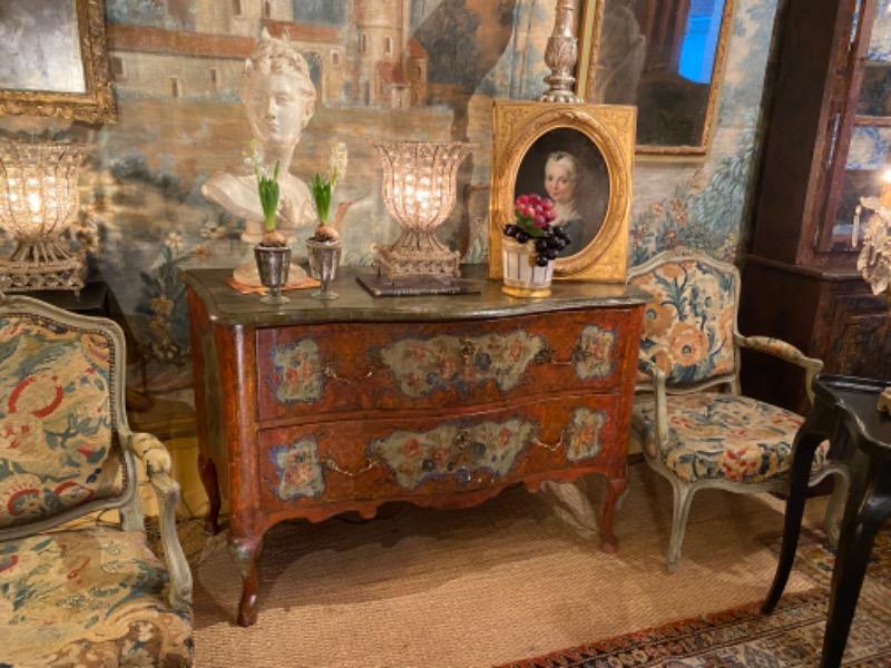 Commode sicilienne XVIII ème ouvrant sur 2 tiroirs en façade avec sa patine d’origine