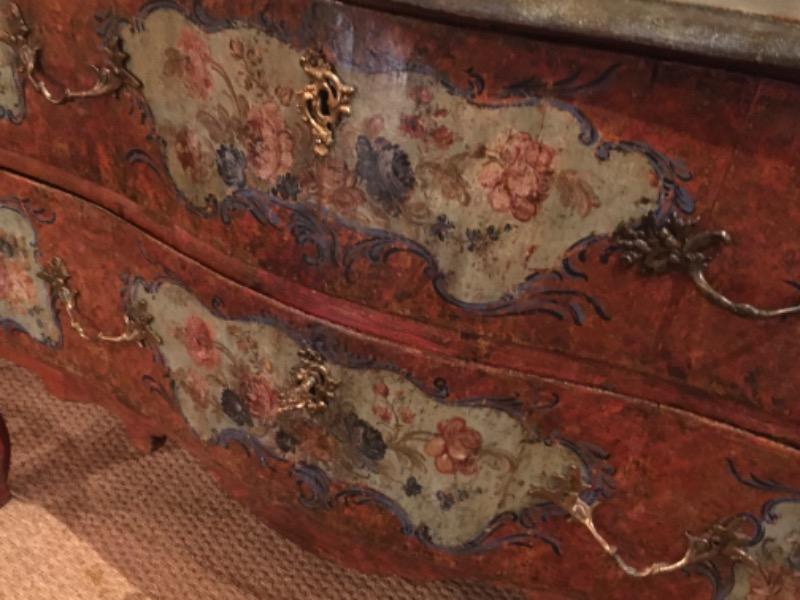 Commode sicilienne XVIII ème ouvrant sur 2 tiroirs en façade avec sa patine d’origine