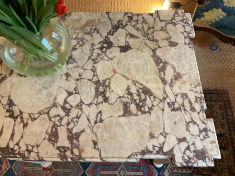 Console de milieu époque Louis XVI avec son marbre d’origine ( Sud de la France )