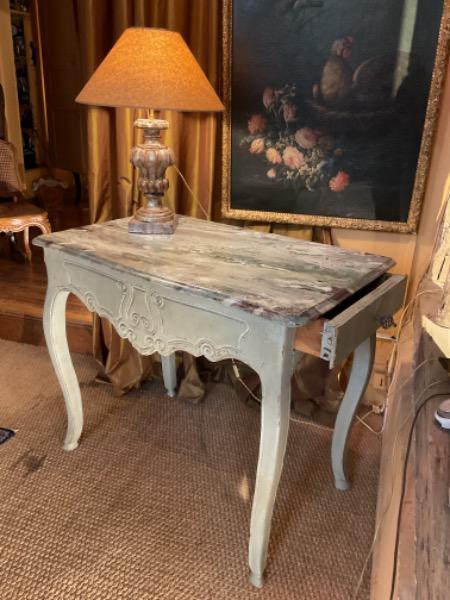 Console galbée peinte en bois sculpté (région Arles) avec un tiroir