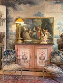 Crédence italienne peinte début XIX ème à décor de grotesques et paysages en façade et sur les côtés 