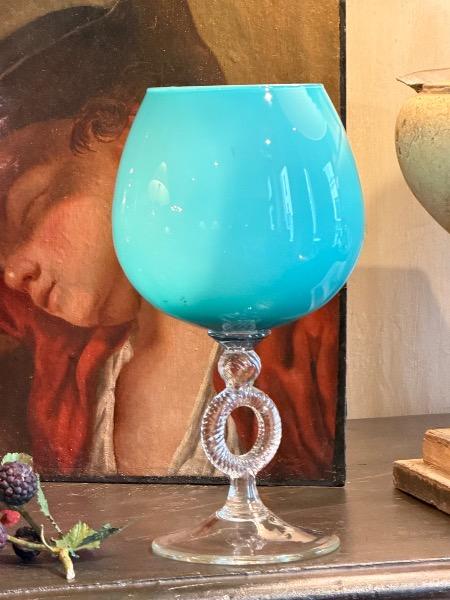 Différents vases de la ville italienne d’Empoli près de Florence ( longue tradition de maîtres verriers 