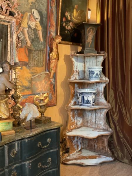 Étagère mouvementée XVIII ème à 5 niveaux