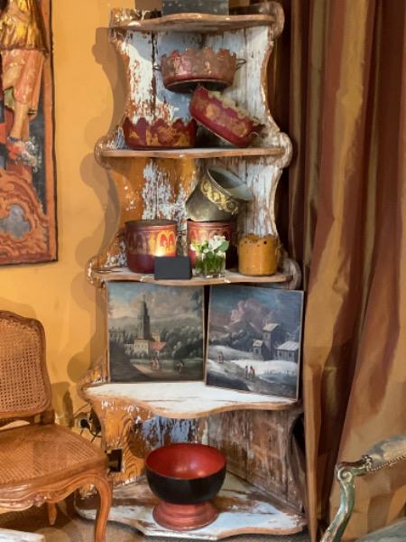 Étagère mouvementée XVIII ème à 5 niveaux