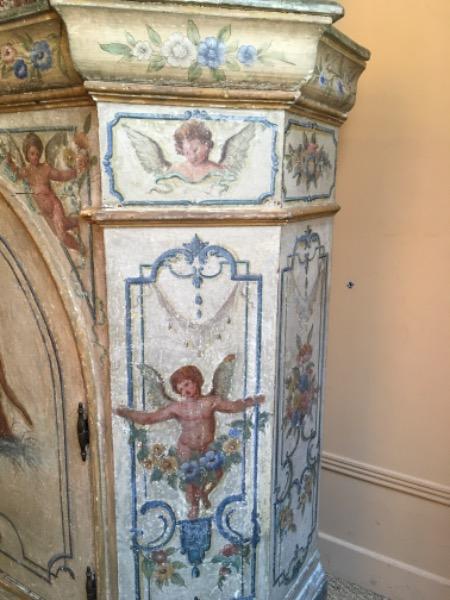 Grand buffet italien ( région Parme ) ouvrant sur 2 portes en façade XIX ème 