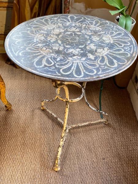 Guéridons de jardin en métal XIX ème