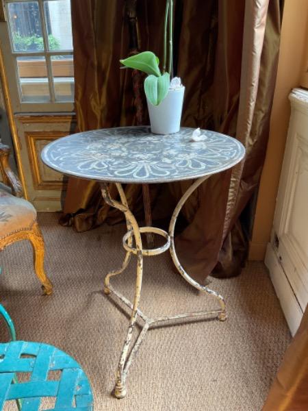 Guéridons de jardin en métal XIX ème