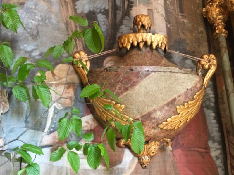 Haut de fontaine en tôle avec décor de fx-marbre d’époque directoire