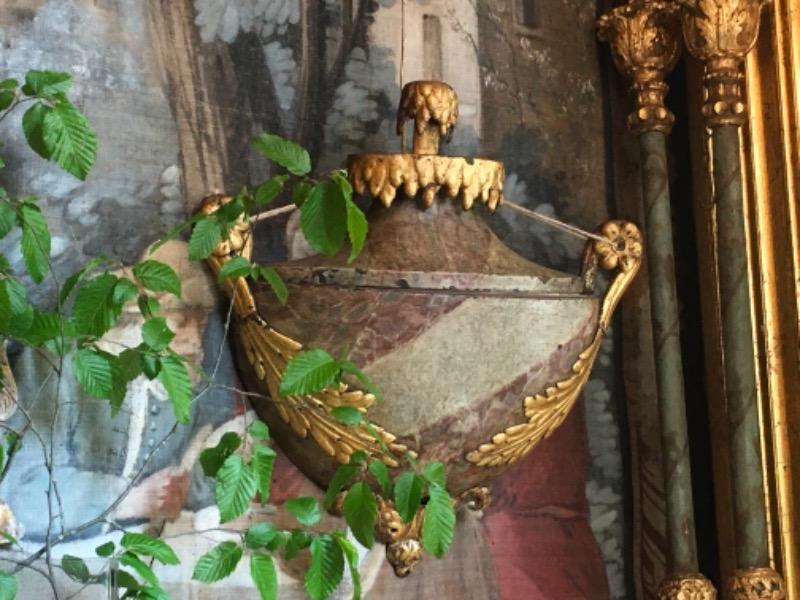 Haut de fontaine en tôle avec décor de fx-marbre d’époque directoire