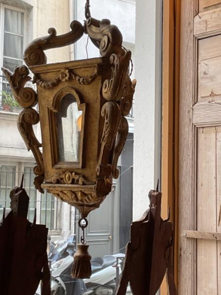 Lanterne en bois doré d’époque XVIII ème 