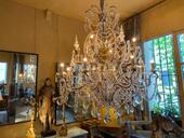 Lustre-cage à 2 étages et à 12 lumières fin XIX ème en cristal ( pampilles, gouttes, poignard) et verre