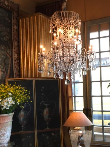 Lustre-cage avec 2 rangs de lumières ( 12 au total )fin XIX ème travail de perles cristal et verre