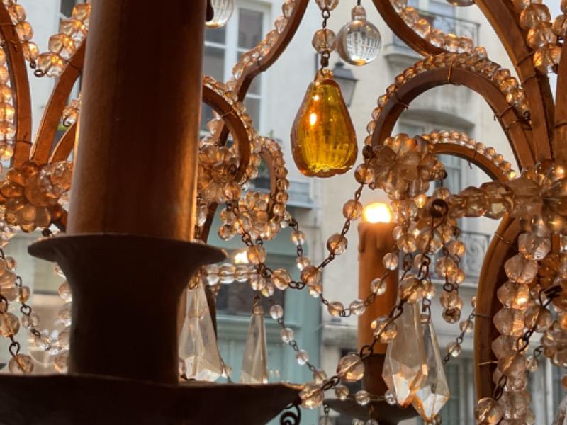 Lustre de boudoir début XX ème en verre et cristal fleurs couleur ambre