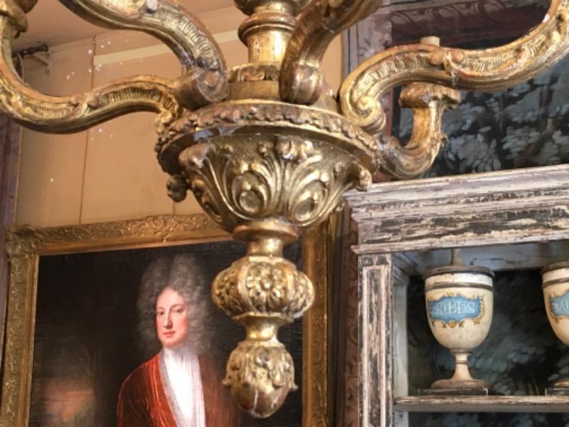 Lustre en bois doré à 6 bras de lumière époque XVIII ème italien