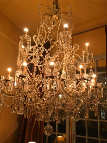 Lustre turinois à 18 lumières sur 2 étages fin XIX ème ( cristal et verre)