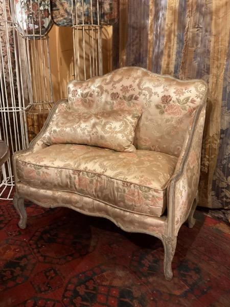 Marquise d’époque XVIII ème peinte ( sud de la France )recouverte de soie