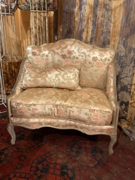 Marquise d’époque XVIII ème peinte ( sud de la France )recouverte de soie