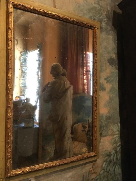 Miroir de boiserie XVIII ème ( baguette bérain en bois doré )