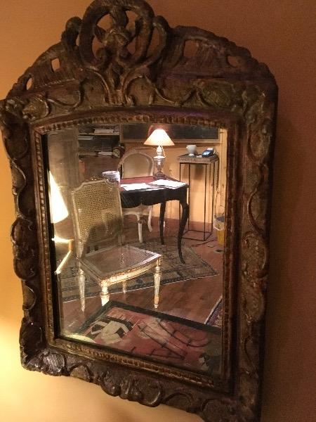 Miroir époque régence encadrement en bois sculpté 