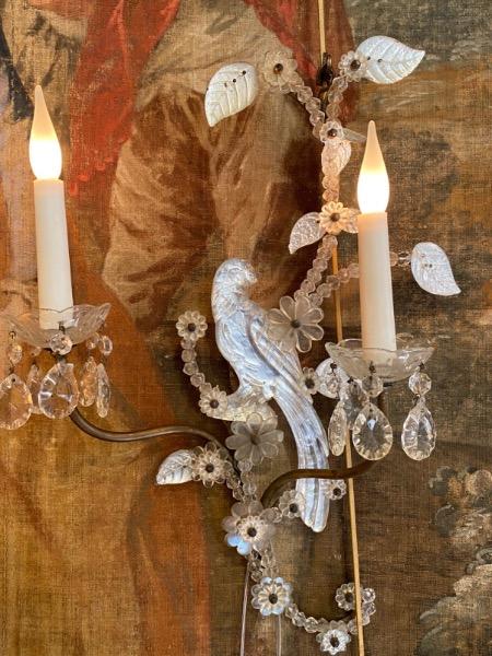 Paire d’appliques « à la perruche « XX ème dans le goût de Baguès