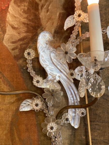 Paire d’appliques « à la perruche « XX ème dans le goût de Baguès