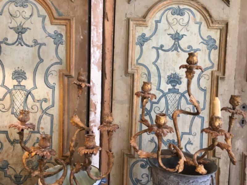Paire d’appliques en fer et bois à 5 branches XVIII ème
