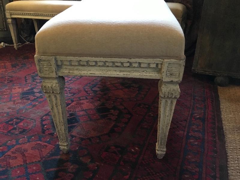 Paire de banquettes en bois sculpté XIX ème 