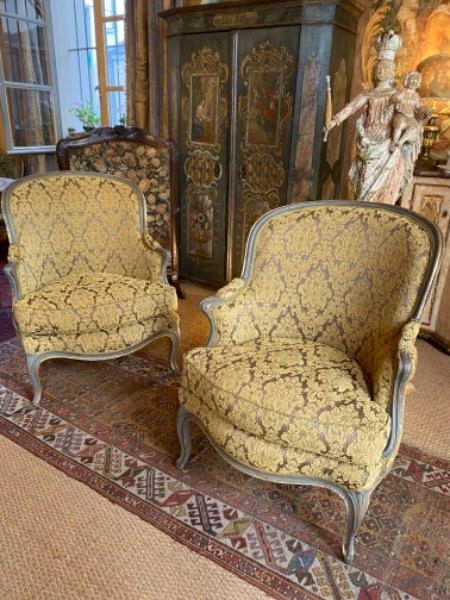 Paire de bergères de forme gondole époque XVIII ème tissus Rubelli