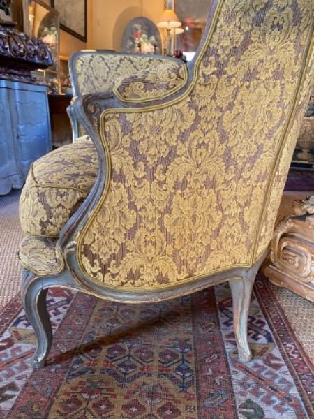 Paire de bergères de forme gondole époque XVIII ème tissus Rubelli