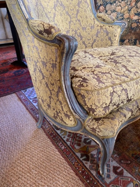 Paire de bergères de forme gondole époque XVIII ème tissus Rubelli