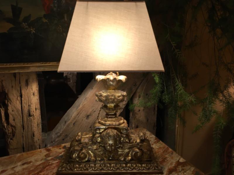 Paire de bois sculpté et doré XVIII ème montés en lampes