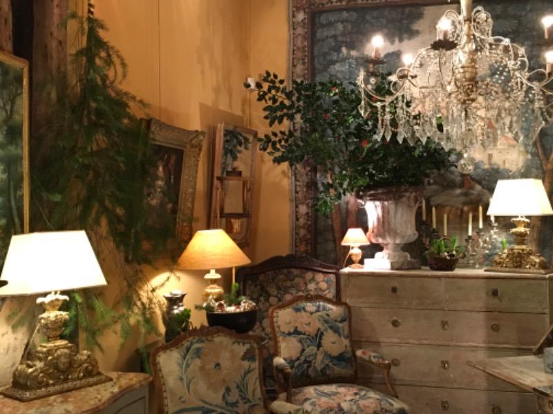 Paire de bois sculpté et doré XVIII ème montés en lampes